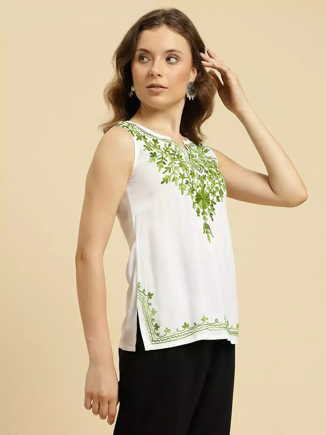 White Sleeveless Short Kurti - Image 4